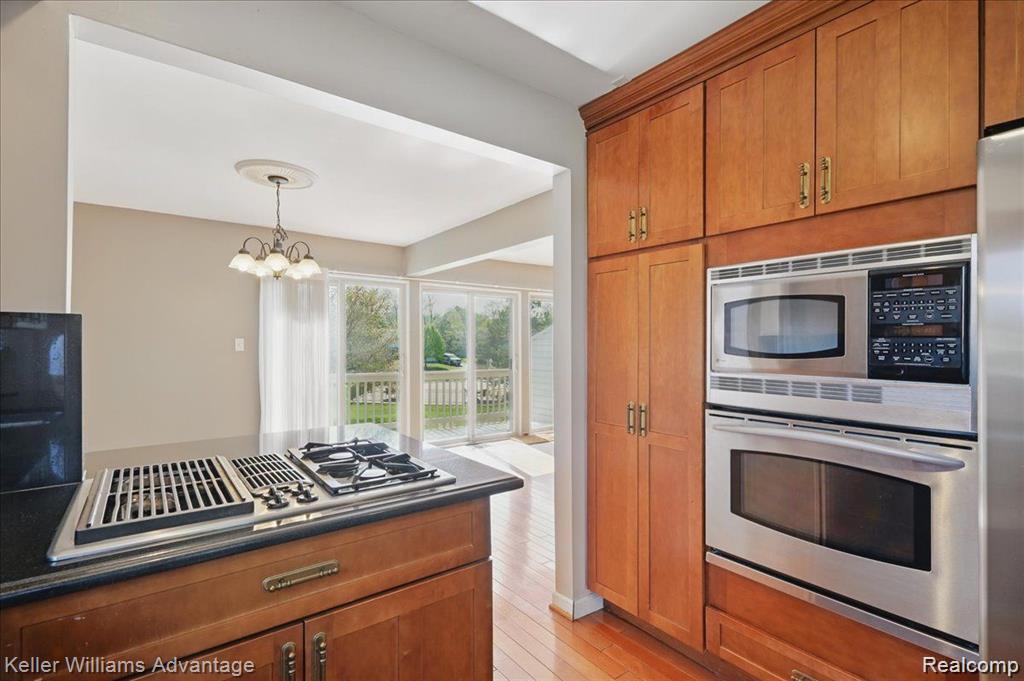 5321 Fairway Lane, West Bloomfield, MI 48323 — Photo 14
