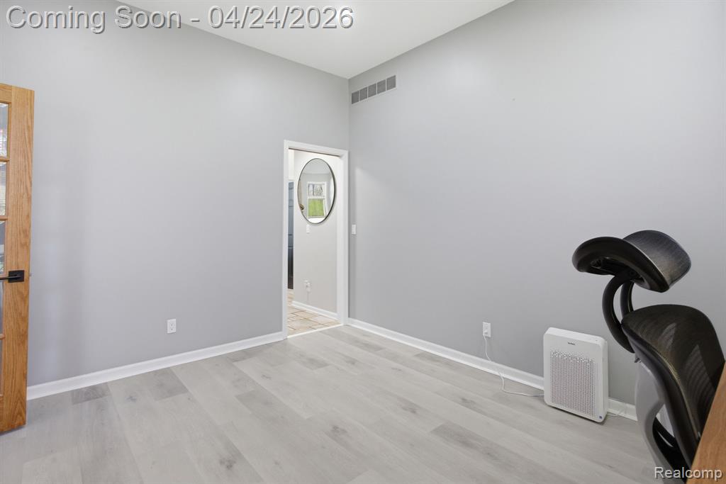 8488 Annette Avenue, Grosse Ile, MI 48138 — Photo 28
