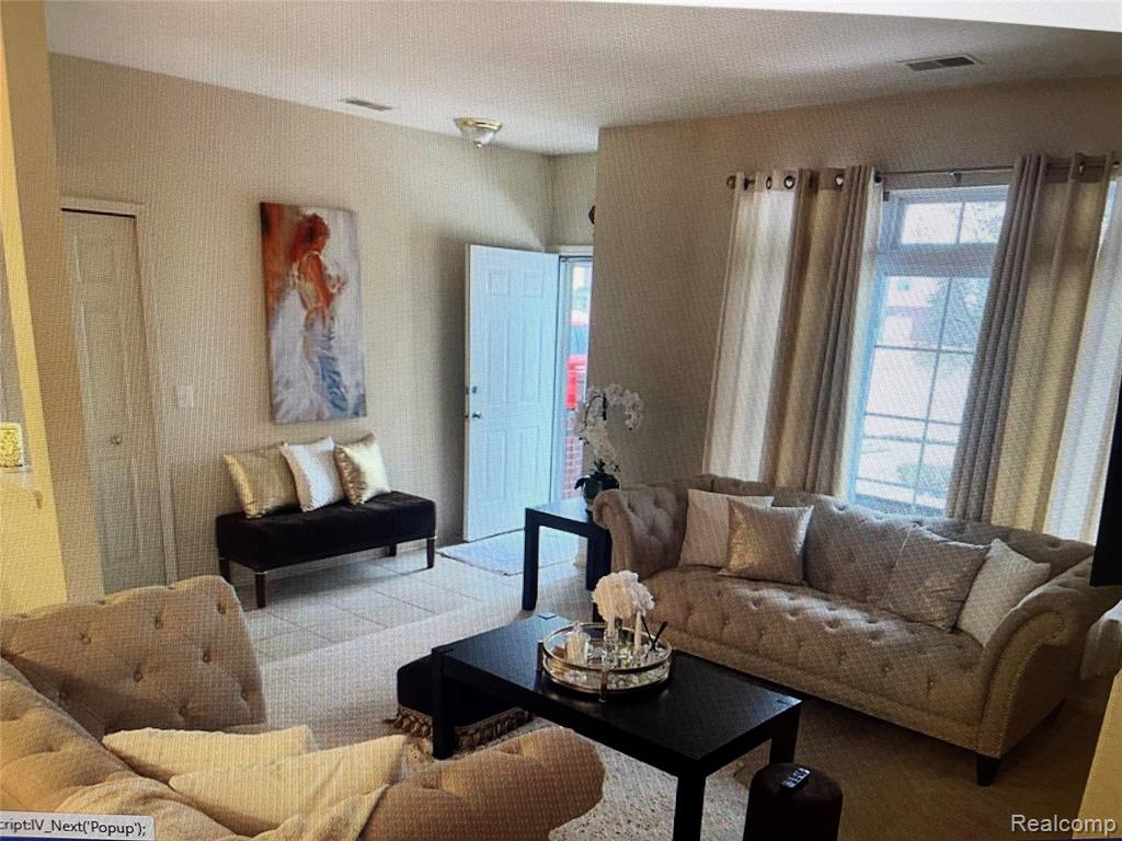 5301 Twin Oaks Drive, Sterling Heights, MI 48314 — Photo 2