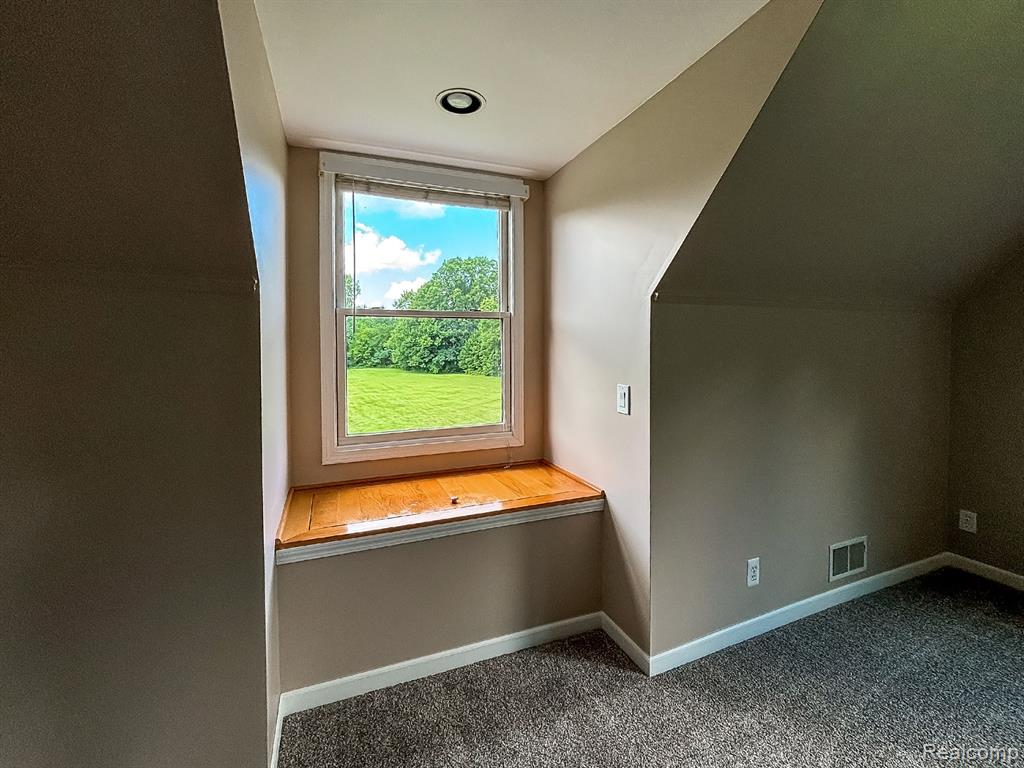 7653 CHASE LAKE Road, Fowlerville, MI 48836 — Photo 29