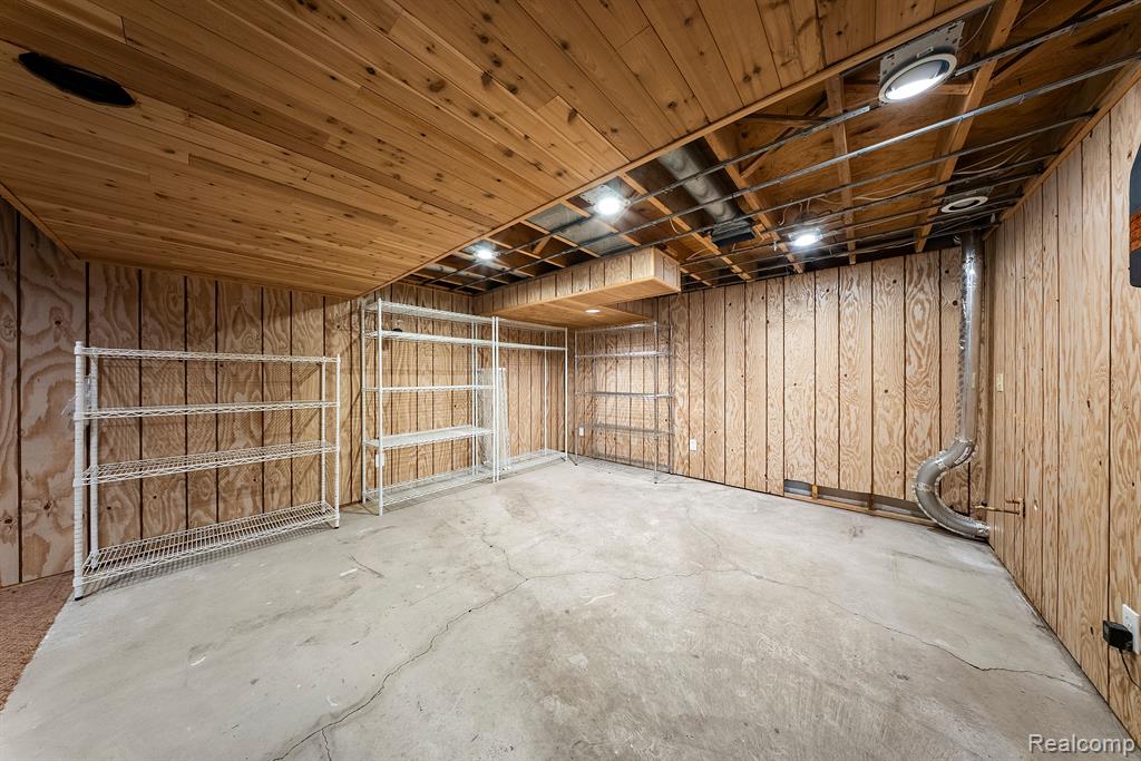 9415 Lakewood Drive, Grosse Ile, MI 48138 — Photo 37