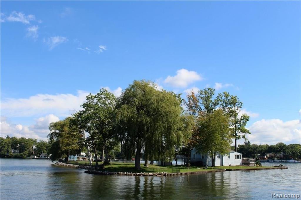 752 Preston Island, Orion, MI 48362 — Photo 32