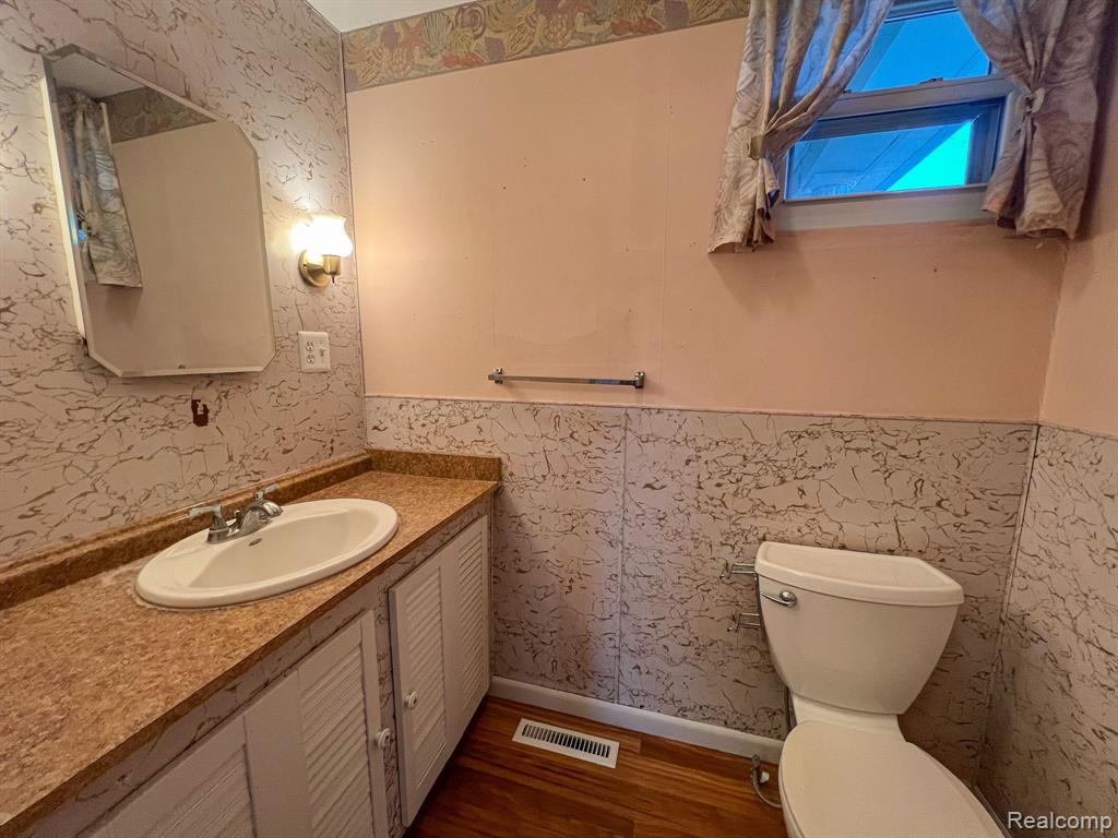 318 W MAPLE Street, Byron, MI 48418 — Photo 22