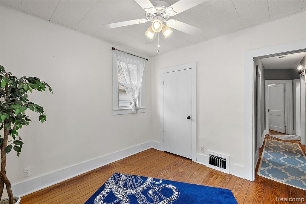 536 ATWATER Street, Lake Orion, MI 48362 — Photo 14