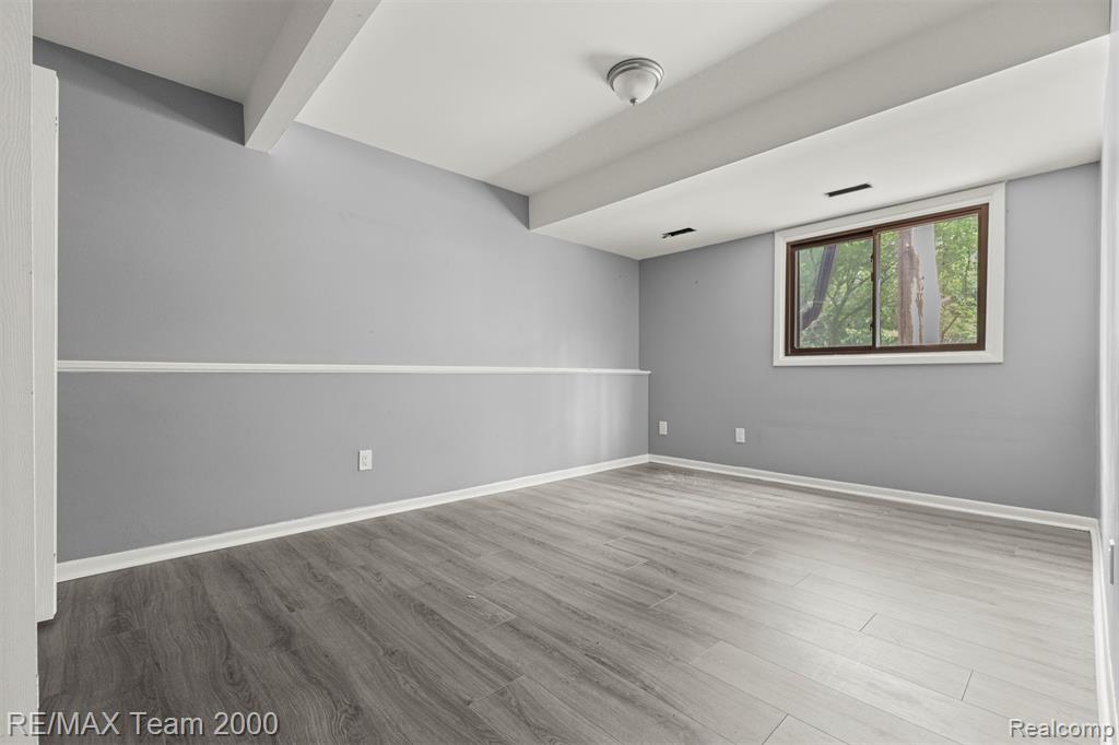 5445 Pine View Drive, Ypsilanti, MI 48197 — Photo 24