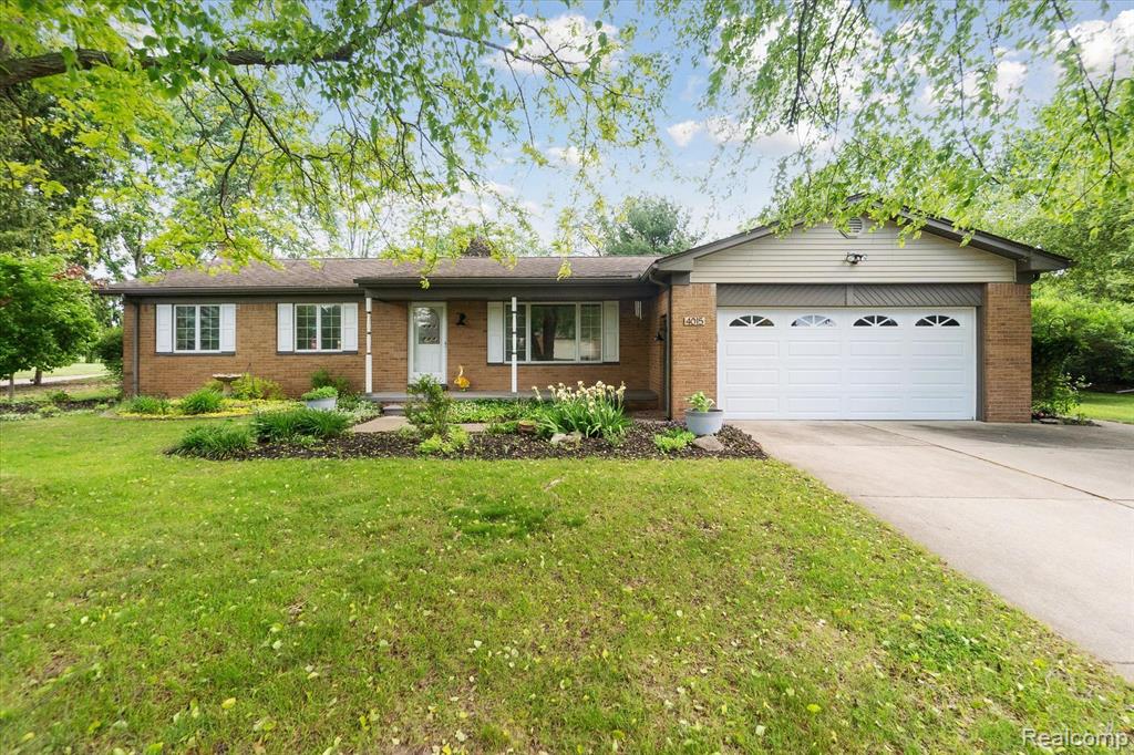 4015 VILLAGE Square, Brighton, MI 48114 — Photo 3
