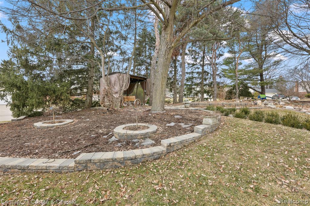 42185 BAINTREE Circle, Northville, MI 48168 — Photo 31