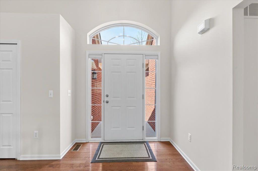 30216 VIEWCREST Drive, Novi, MI 48377 — Photo 7