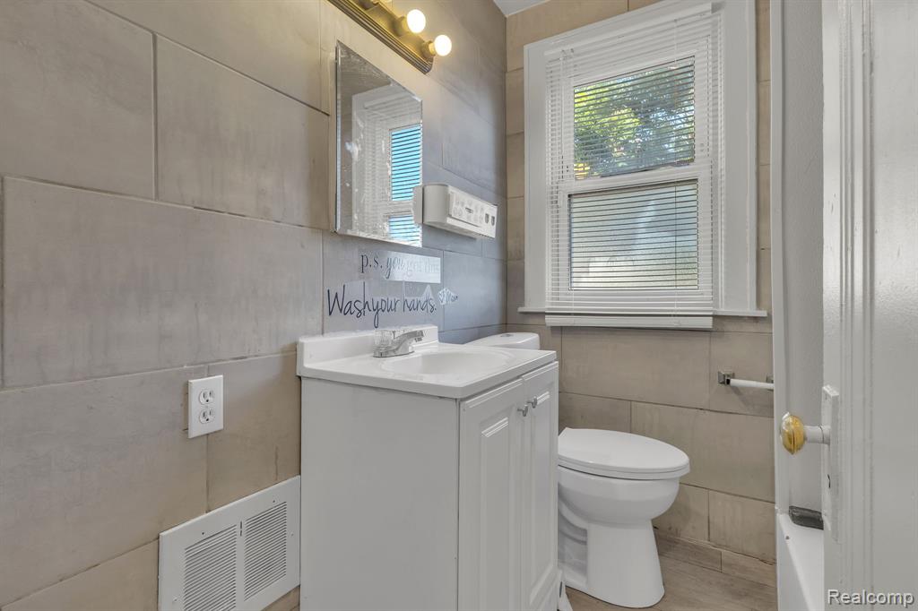 4877 Maynard Street, Detroit, MI 48215 — Photo 14
