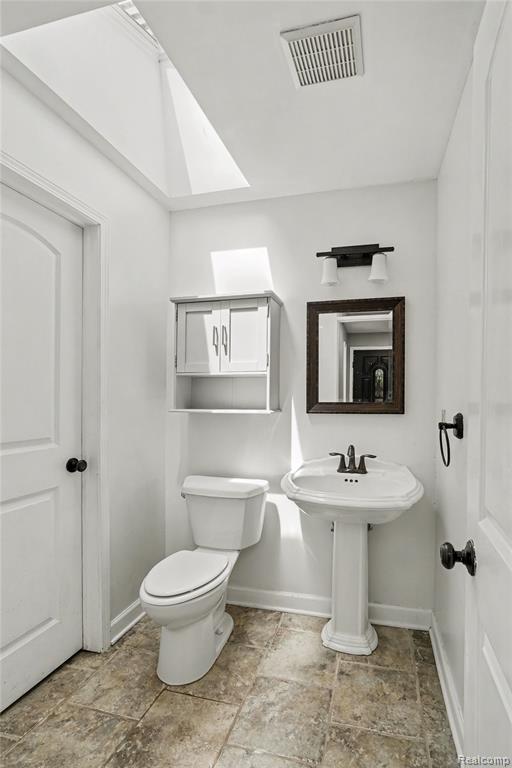 8390 Peninsular Drive, Fenton, MI 48430 — Photo 23