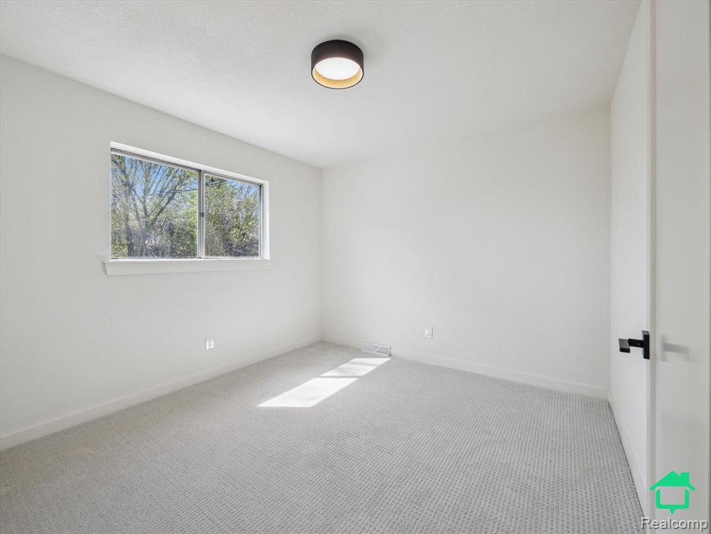 9428 Lincoln Street, Taylor, MI 48180 — Photo 28