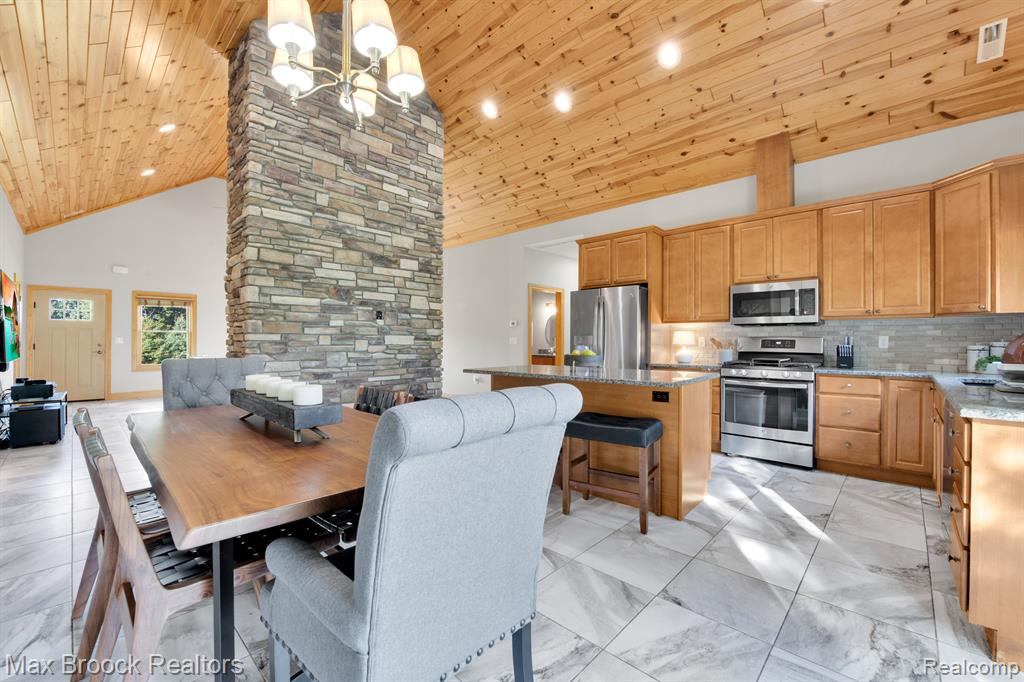 6300 HAZARD Road, Fenton, MI 48430 — Photo 6