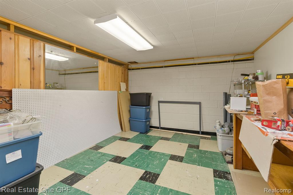 60 MOORLAND Drive, Grosse Pointe Shores, MI 48236 — Photo 54