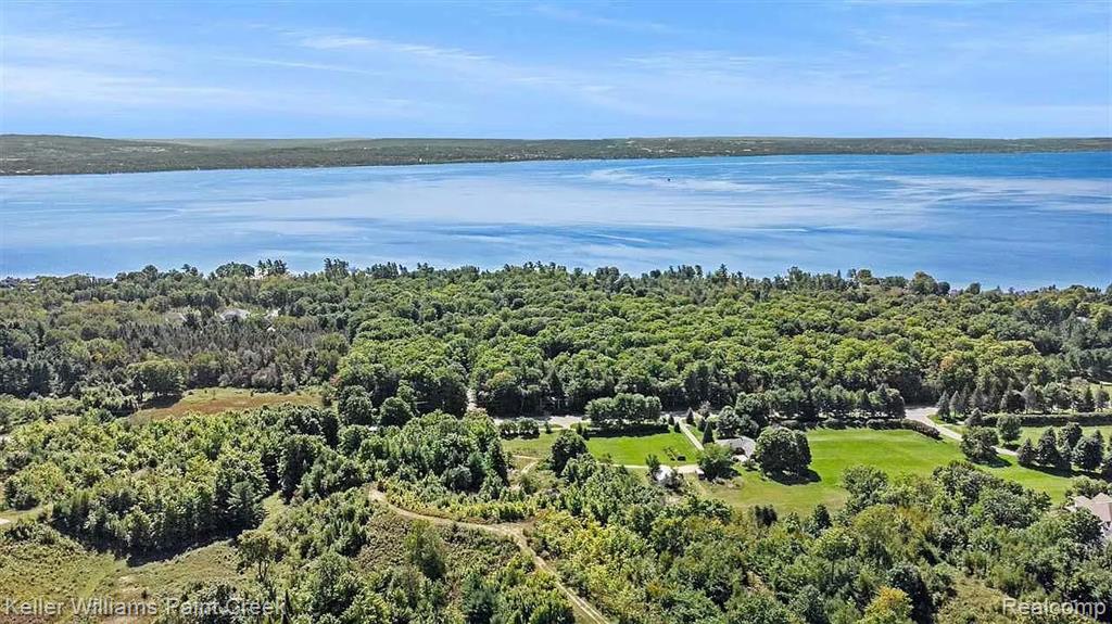 8050 Broken Rdg E, Harbor Springs, MI 49740 — Photo 10