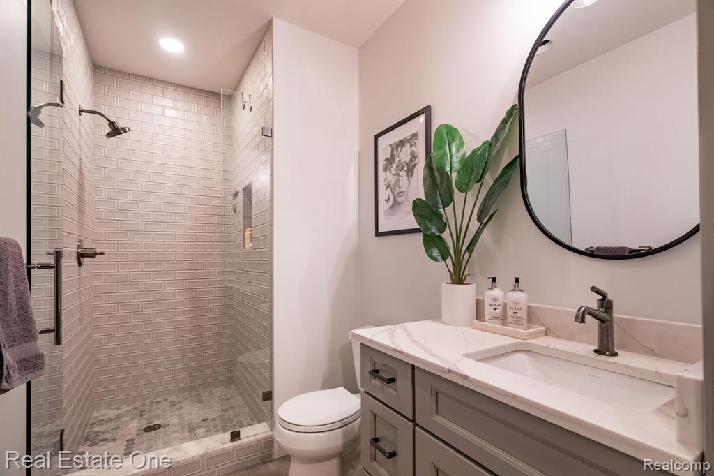 5525 Avington Parkway, Clarkston, MI 48348 — Photo 55