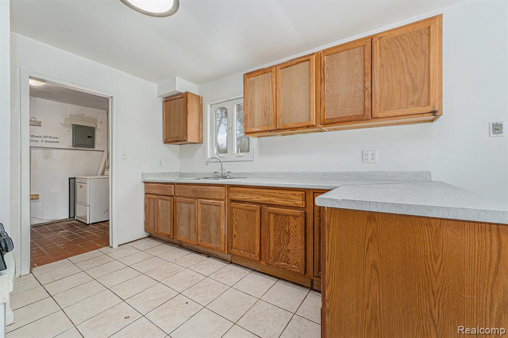 14387 Auburn Street, Detroit, MI 48223 — Photo 6