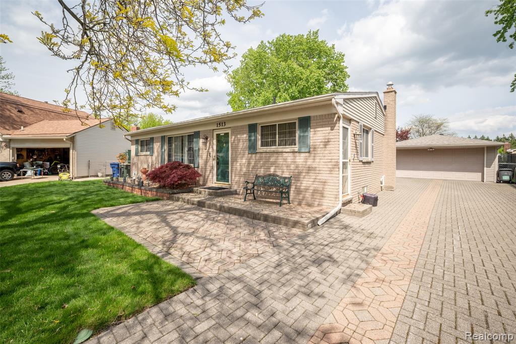 1513 Rustic Ridge Road, Canton, MI 48188 — Photo 2