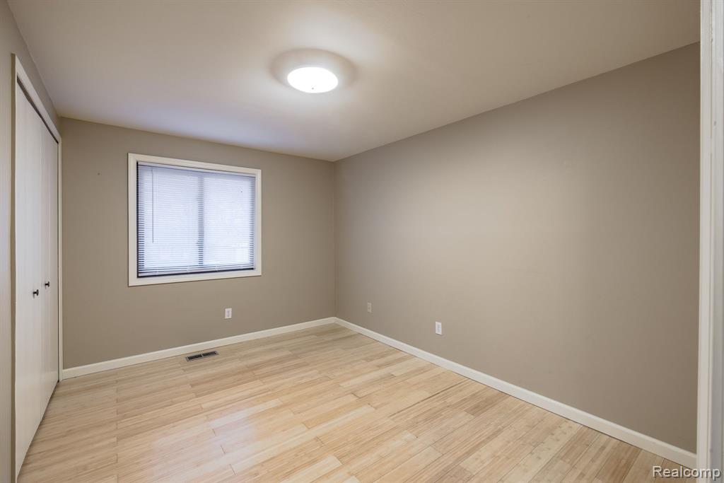 5285 WOODCREEK Trail, Clarkston, MI — Photo 27