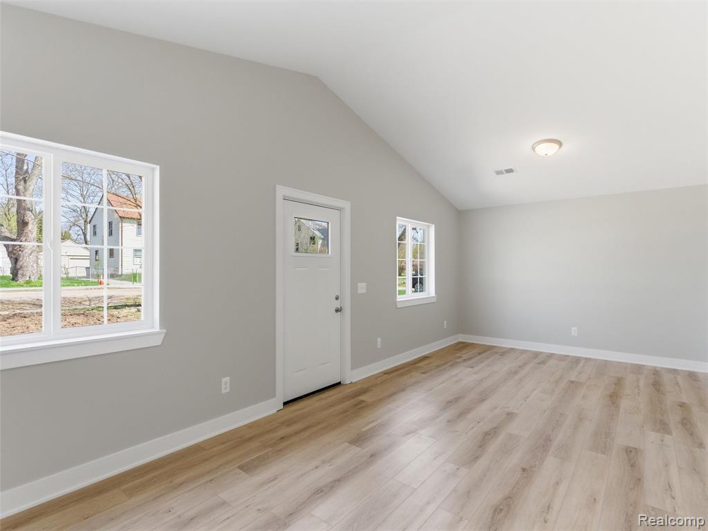 1005 Lakeview Street, Waterford, MI 48328 — Photo 8