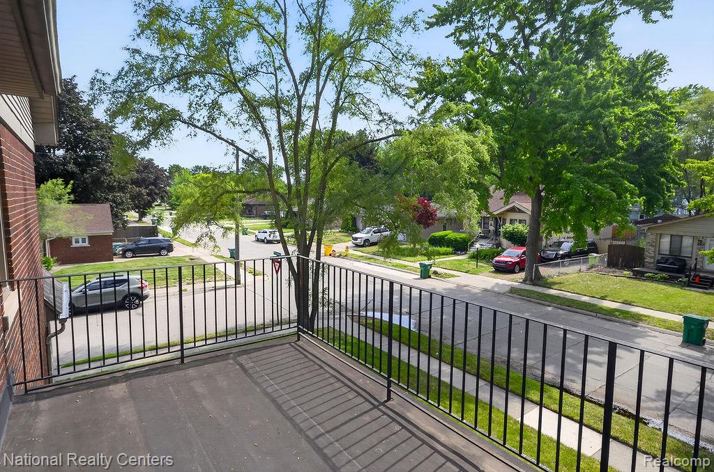 15105 Maplewood Avenue, Eastpointe, MI 48021 — Photo 13