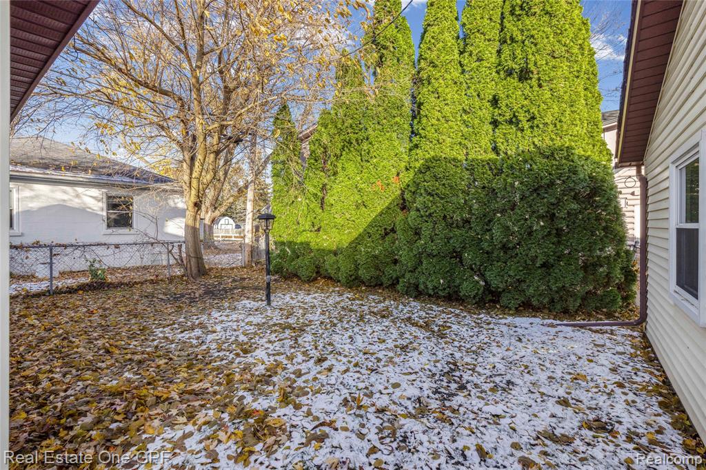 3004 Maplewood Drive, Fort Gratiot, MI 48059 — Photo 27