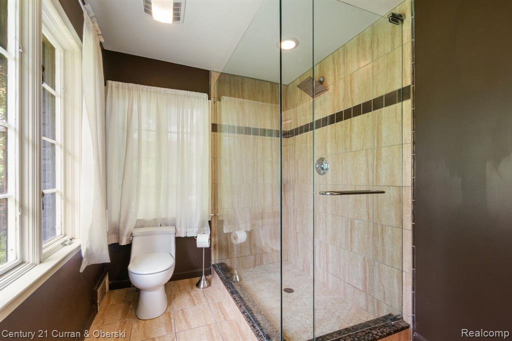 27869 Old Colony Street, Farmington, MI 48334 — Photo 28
