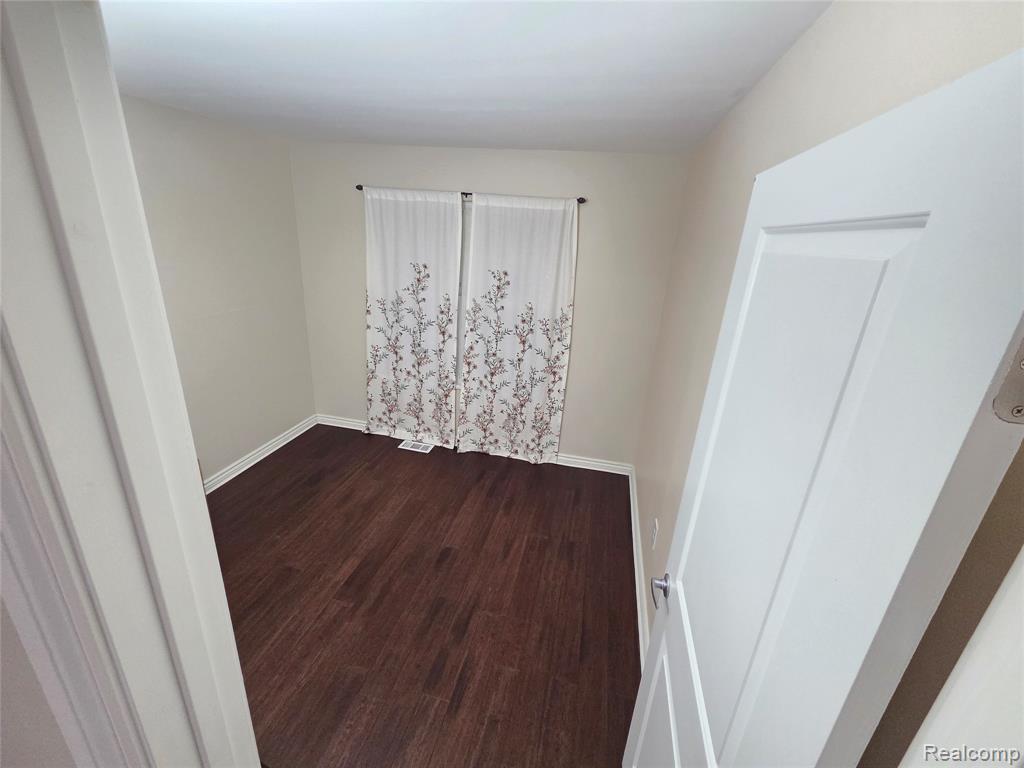 39845 Village Wood Lane, 379, Novi, MI — Photo 9