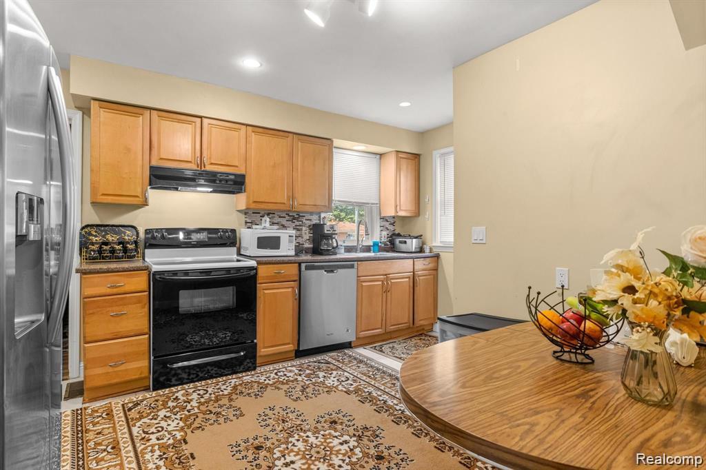 6763 N Gulley Road, Dearborn Heights, MI 48127 — Photo 9