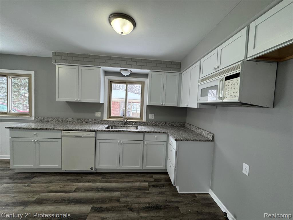 6327 Merriman Road, Garden City, MI — Photo 21