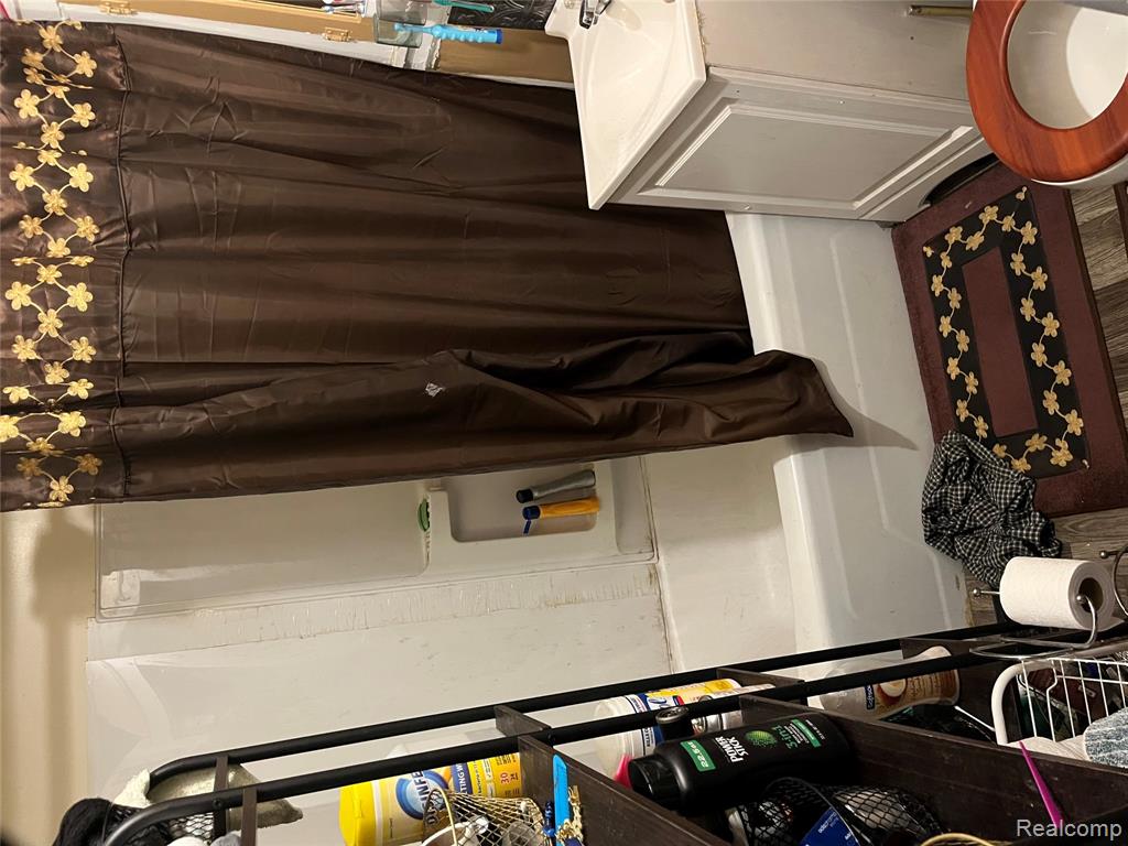 6665 Holcomb Street, Detroit, MI 48213 — Photo 9