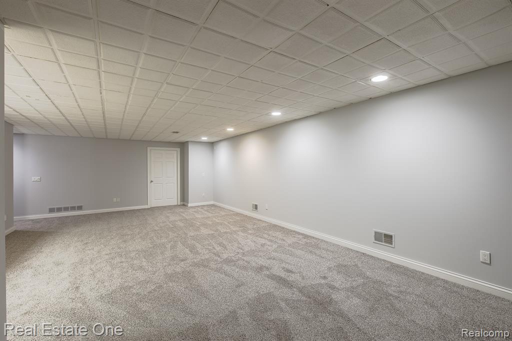 5690 White Lake Road, Clarkston, MI — Photo 43
