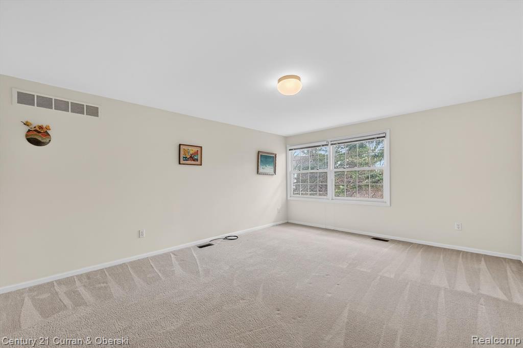 7307 Danbury Drive, West Bloomfield, MI — Photo 35