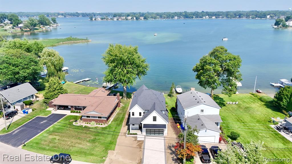 1517 KESSLER Avenue, Keego Harbor, MI 48320 — Photo 2