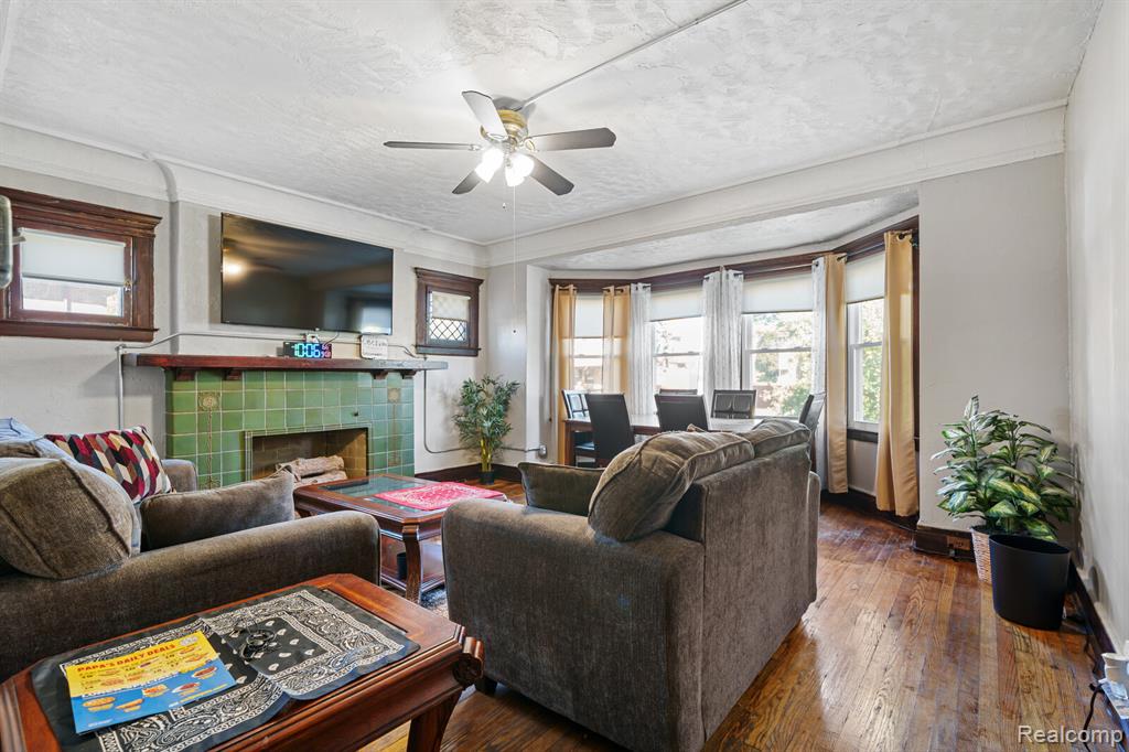 100 Chandler Street, Detroit, MI 48202 — Photo 11