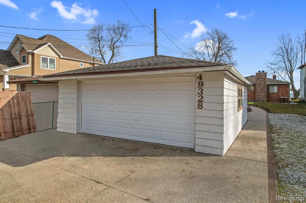 49328 Bayshore Drive, Chesterfield, MI 48047 — Photo 42