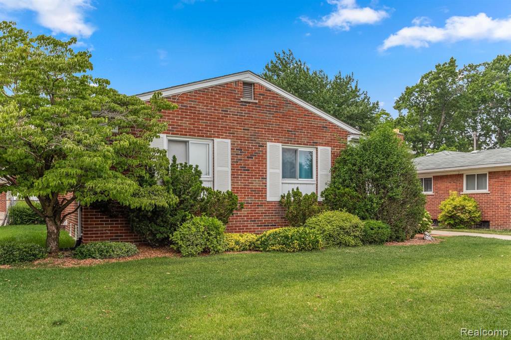 6125 ARDMORE, Dearborn Heights, MI 48127 — Photo 3
