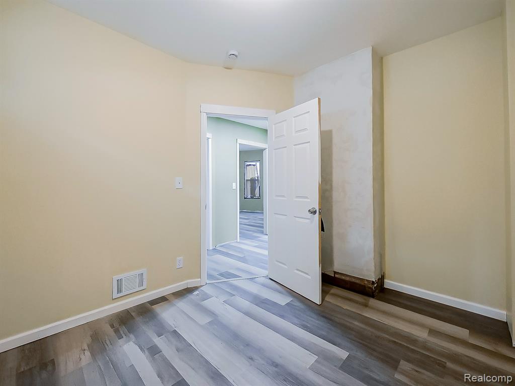 895 Blaine Street, Detroit, MI 48202 — Photo 11