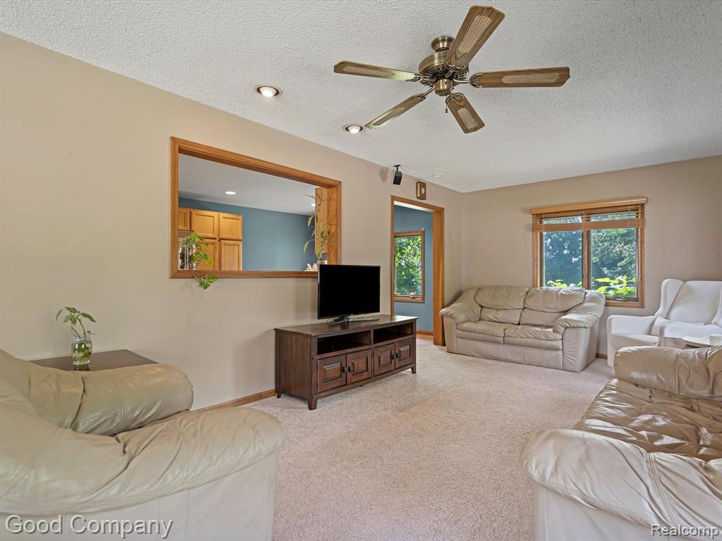 210 SCHRUM Drive, Whitmore Lake, MI 48189 — Photo 6