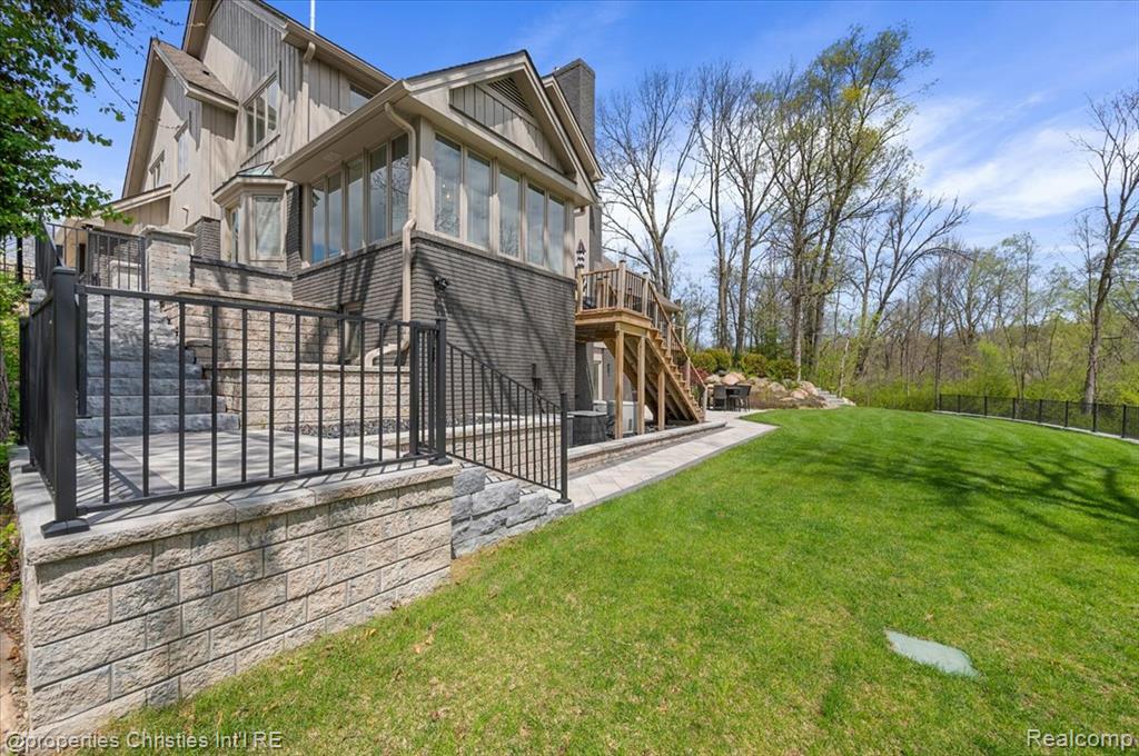 1071 Woodbridge Lane, Rochester, MI 48306 — Photo 67