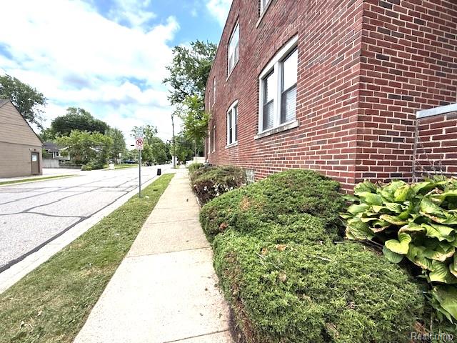 526 E 11 Mile Road, Royal Oak, MI 48067 — Photo 12