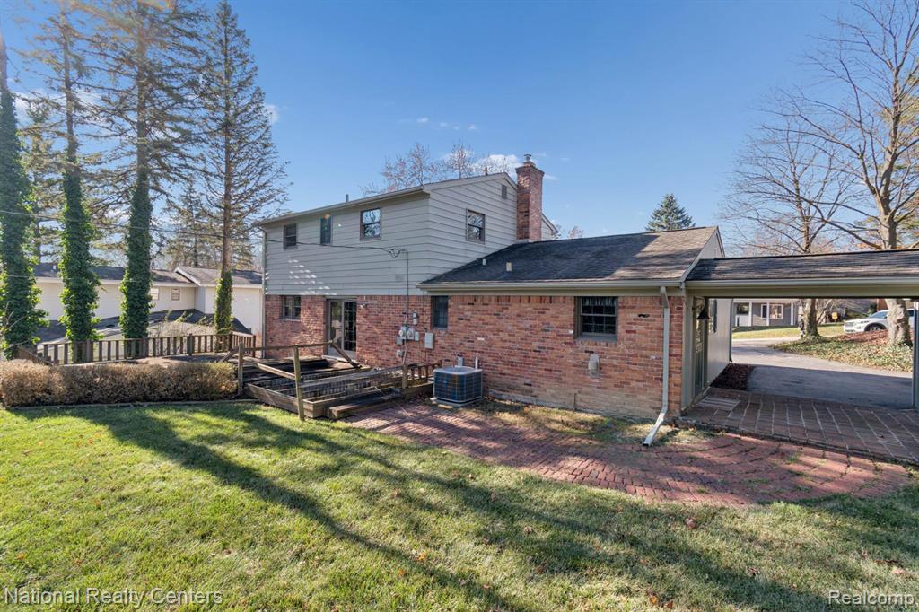 5621 Eastman Boulevard, West Bloomfield, MI 48323 — Photo 57