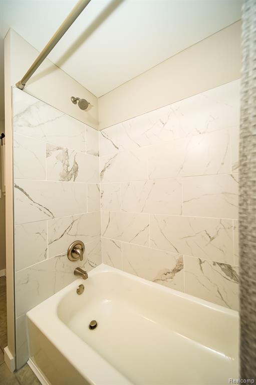48297 Mallard Drive, New Baltimore, MI 48047 — Photo 52