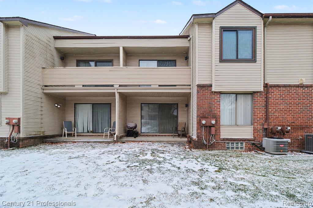 6680 Ridgefield Circle, 102, West Bloomfield, MI — Photo 19