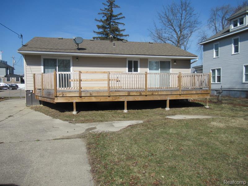 10 3rd Street, Mount Clemens, MI 48043 — Photo 2