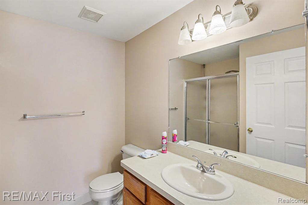 46124 Allenton Drive, Macomb, MI 48044 — Photo 11