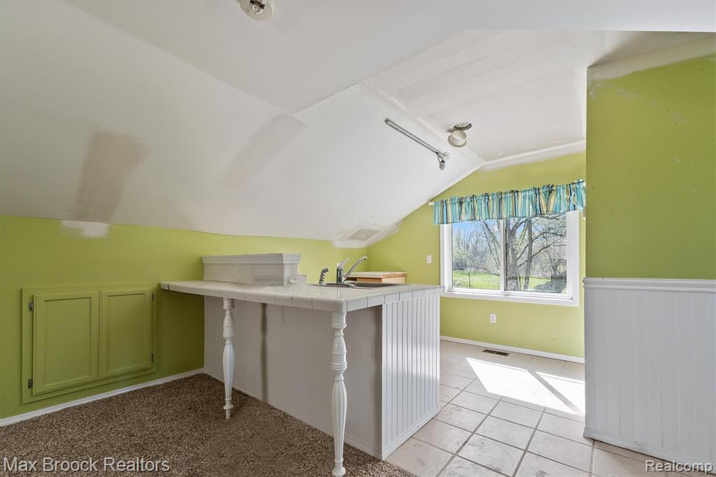 2375 Lakeside Drive, Highland, MI 48356 — Photo 41