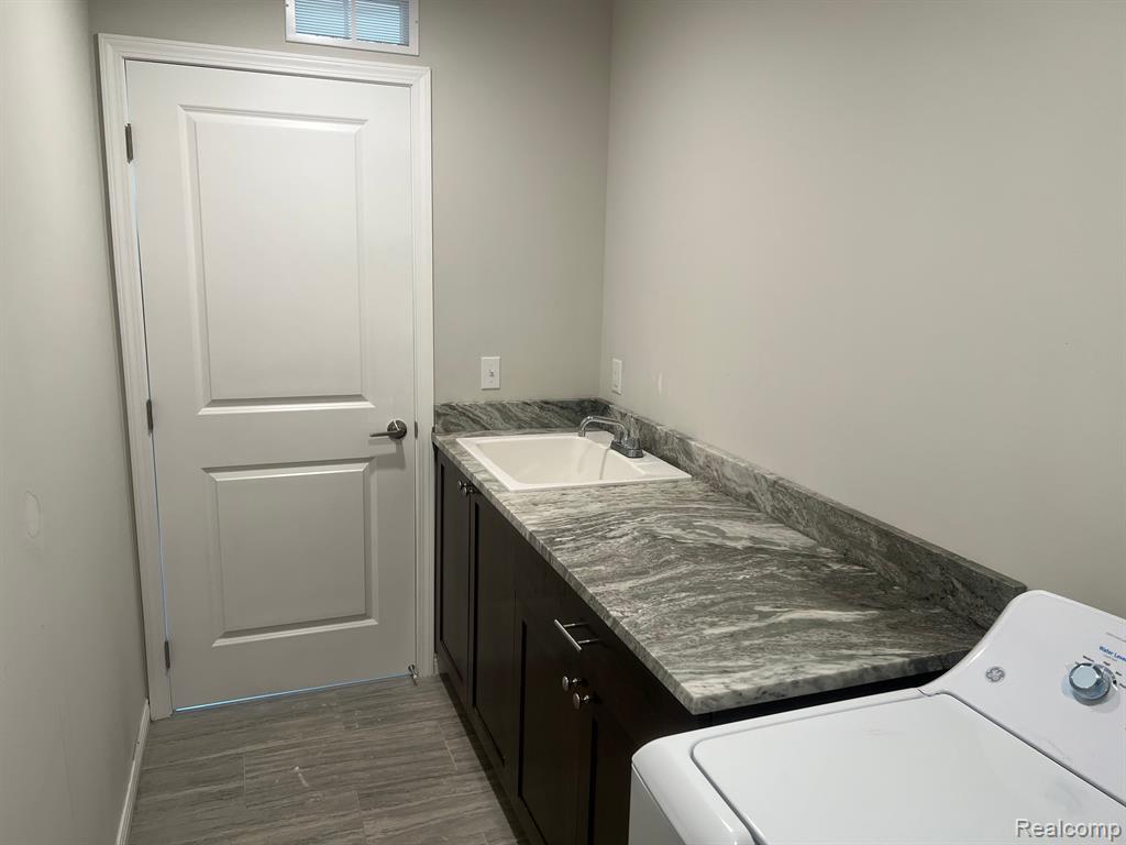 4128 SECLUDED PINES DR, Sterling Heights, MI 48314 — Photo 14