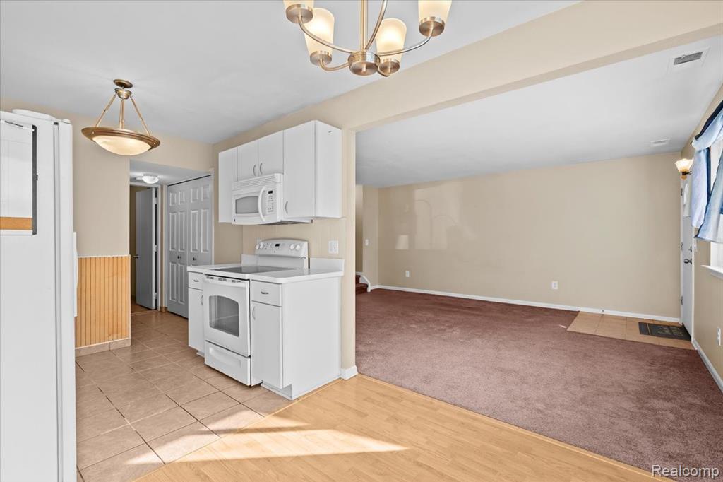 50105 N Jimmy Court, New Baltimore, MI 48047 — Photo 8