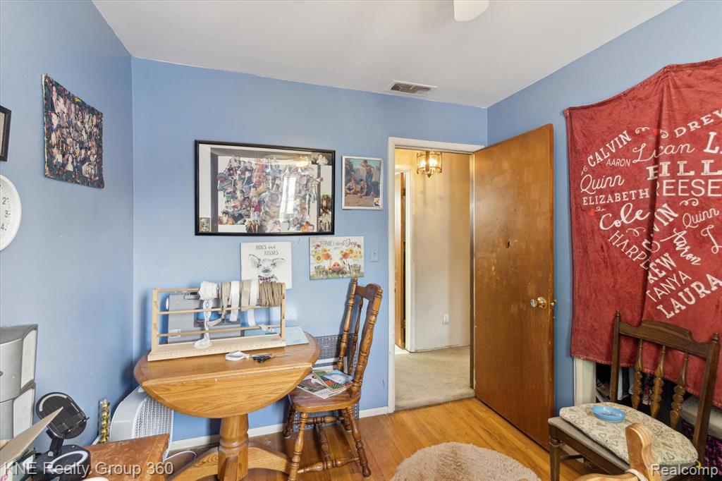 6074 NIGHTINGALE Street, Dearborn Heights, MI 48127 — Photo 15