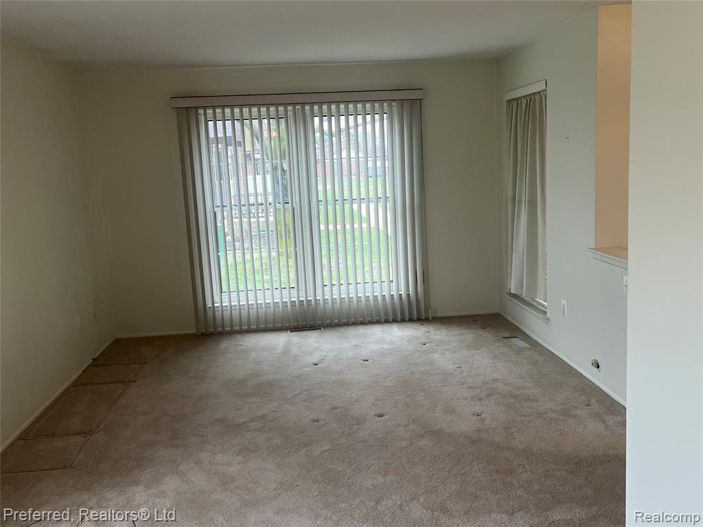 40592 Newport Drive, 125, Plymouth, MI 48170 — Photo 2